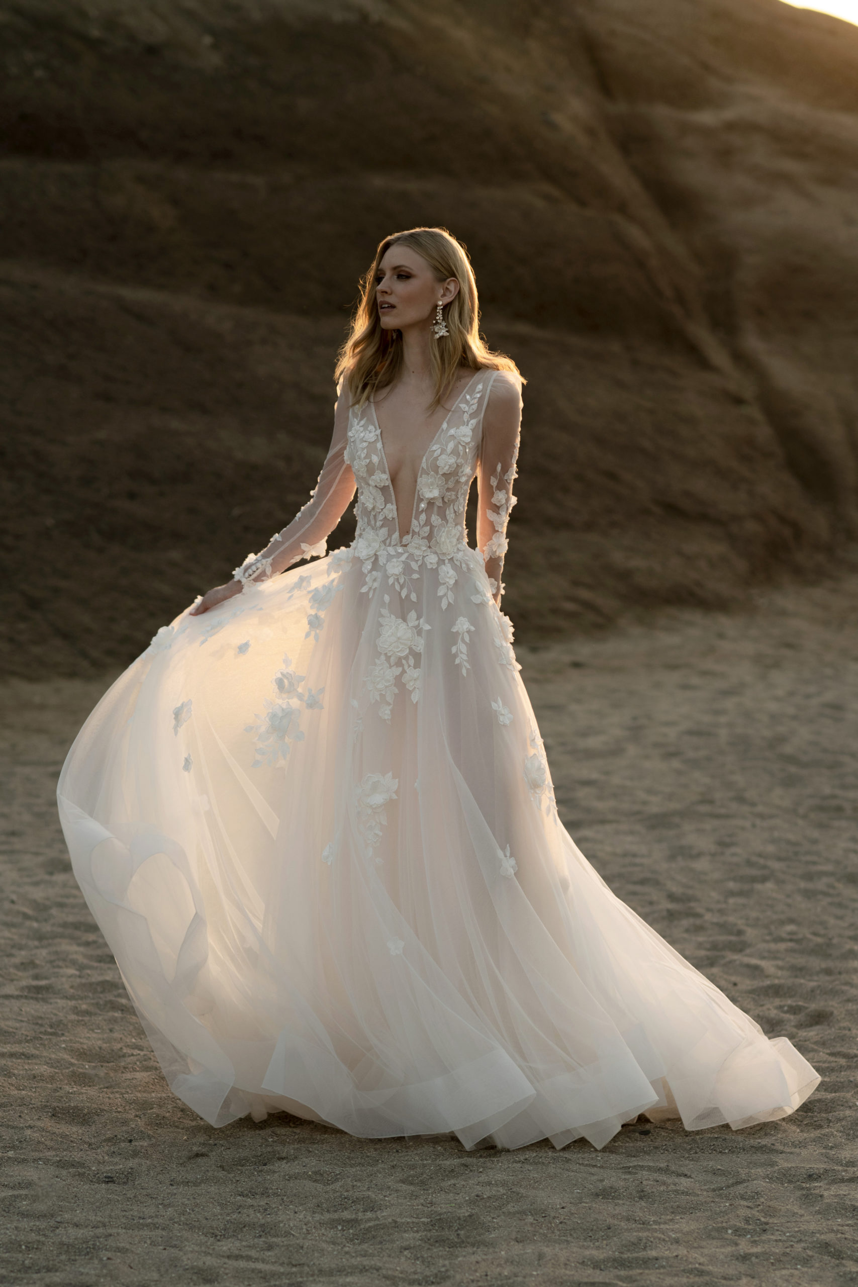 E250-07 Brautkleid mit Spitze, Designer Brautmode